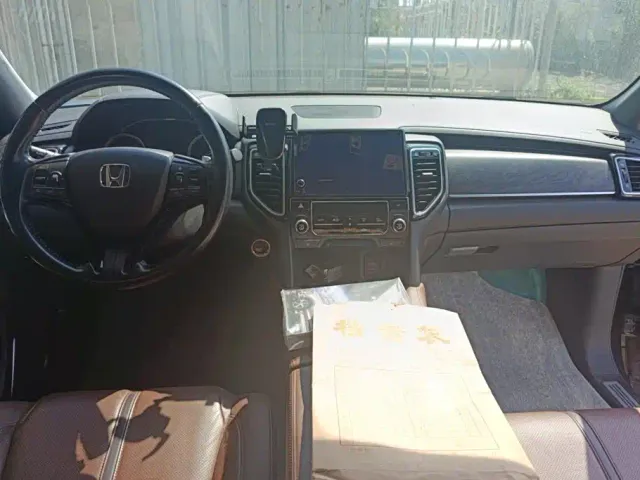 Honda UR-V — Фото автомобиля 12