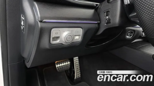 Mercedes-Benz GLE-Class — Фото автомобиля 23