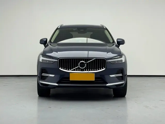 Volvo XC60 — Фото автомобиля 2