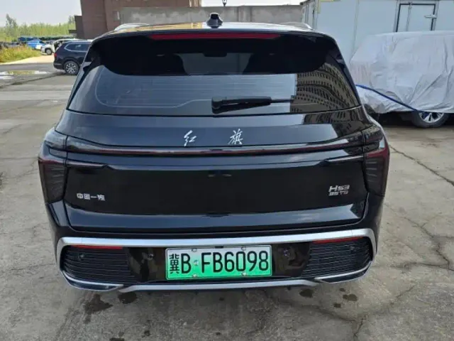 Hongqi HS3 PHEV — Фото автомобиля 5