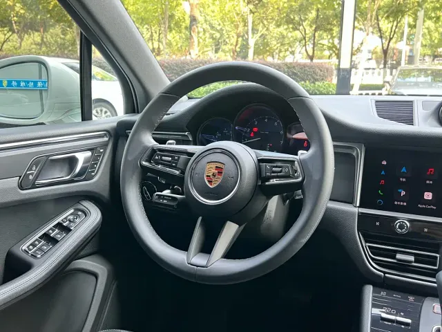 Porsche Macan — Фото автомобиля 6
