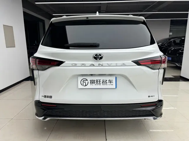 Toyota Granvia — Фото автомобиля 6