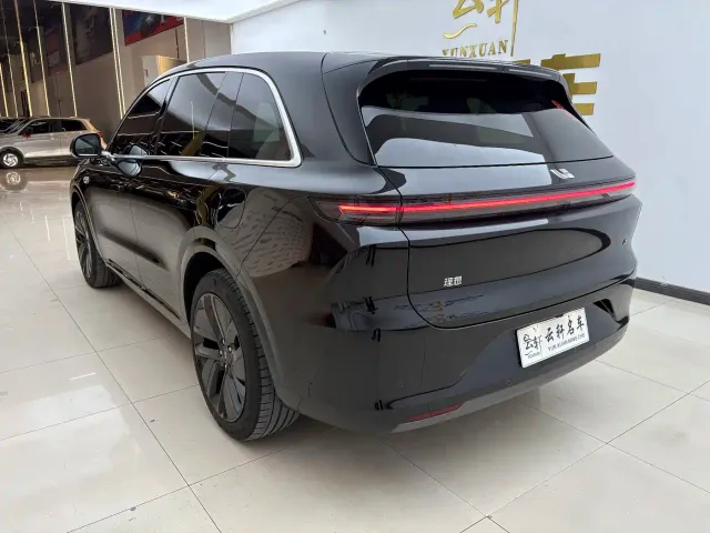 Li Auto L6 — Фото автомобиля 3