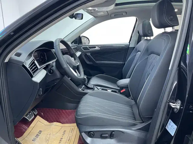 Volkswagen Tiguan L — Фото автомобиля 13