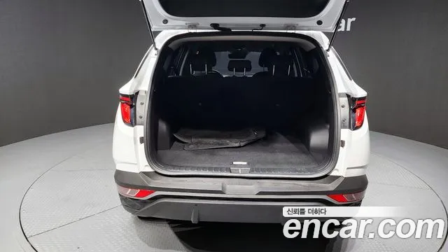 Hyundai Tucson Tucson (NX4) Дизель 2.0 2WD — Фото автомобиля 19