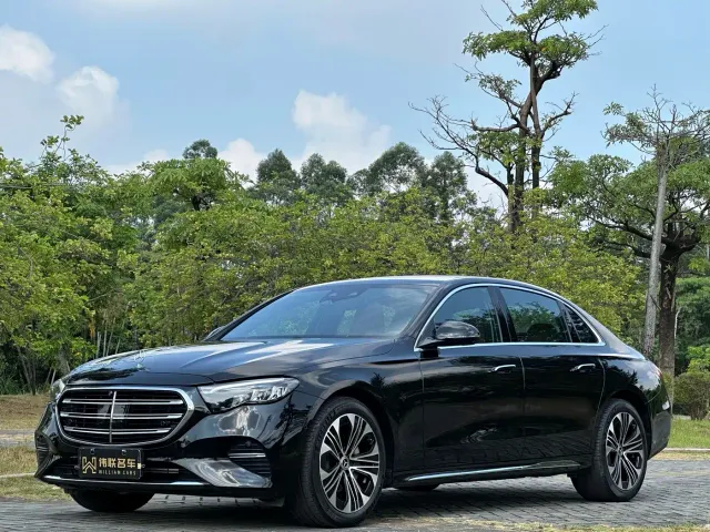 Фотография автомобиля — Mercedes-Benz E-Class
