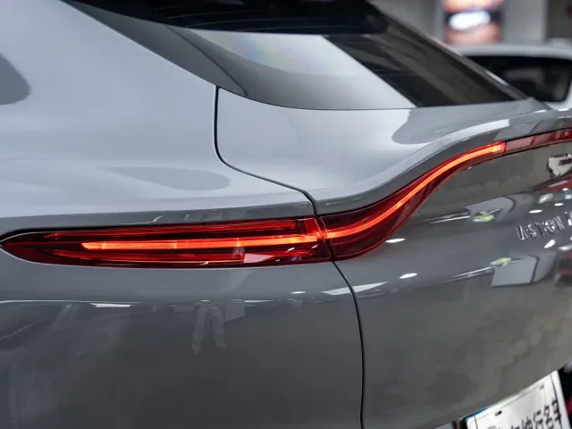 Aston Martin DBX — Фото автомобиля 8
