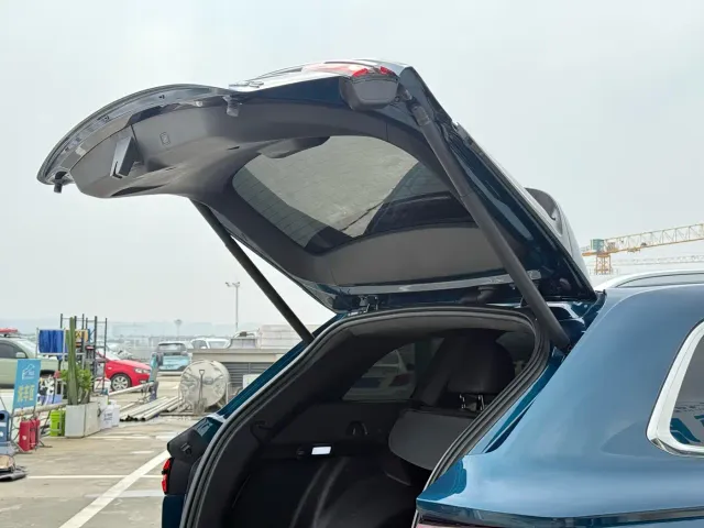 Geely Xingyue L — Фото автомобиля 6