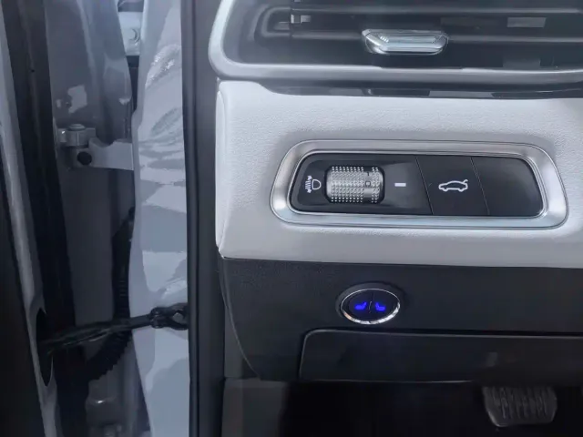 Geely Emgrand — Фото автомобиля 16