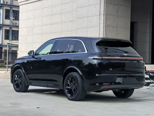 Li Auto L7 — Фото автомобиля 5