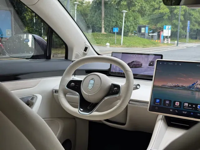 Zhijie Luxeed R7 2026 Range Extender Max+ — Фото автомобиля 8