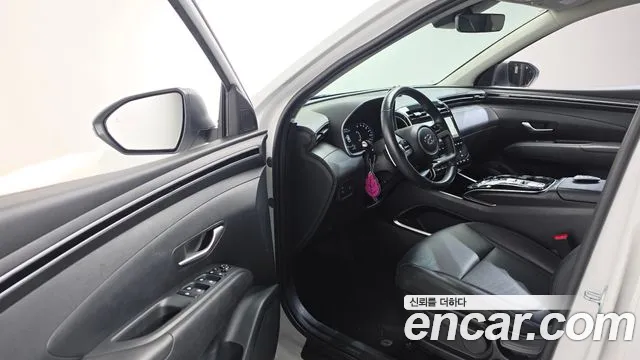 Hyundai Tucson Tucson (NX4) Бензин 1.6 турбо 2WD — Фото автомобиля 8