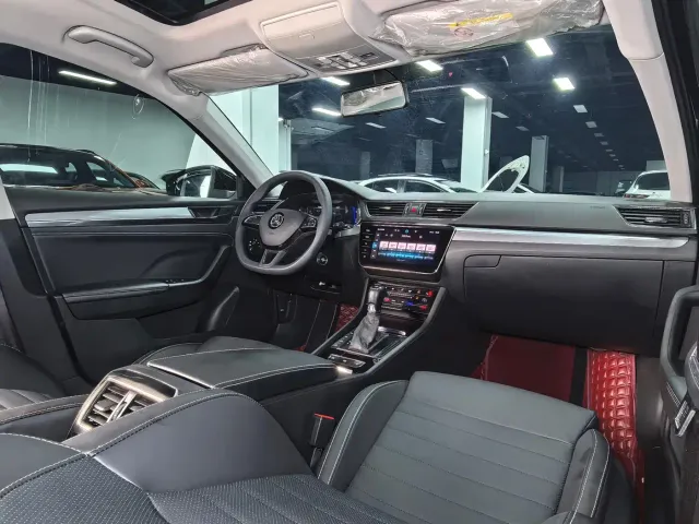 Skoda Superb — Фото автомобиля 15
