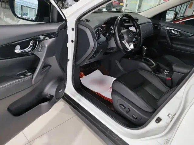 Nissan X-Trail — Фото автомобиля 15