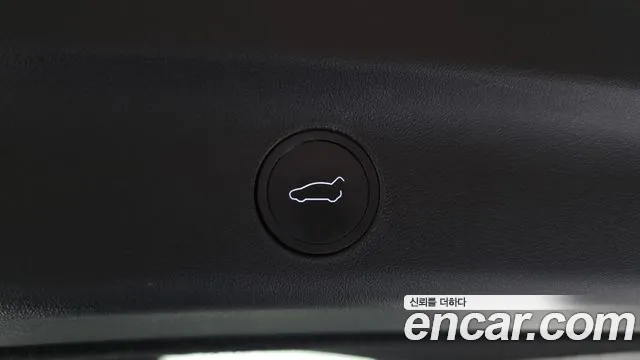 Tesla Model Y — Фото автомобиля 22