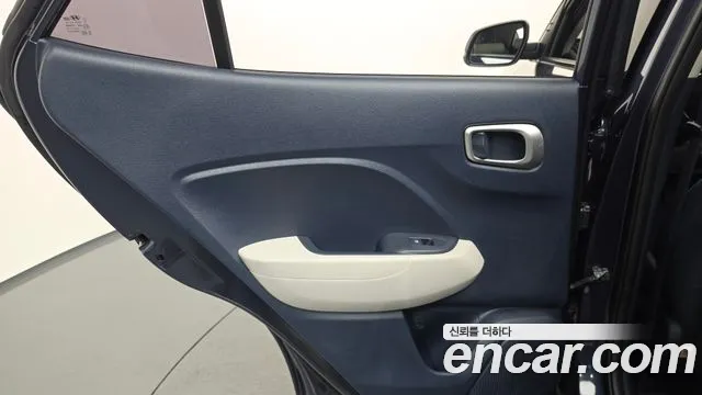 Hyundai Venue — Фото автомобиля 25
