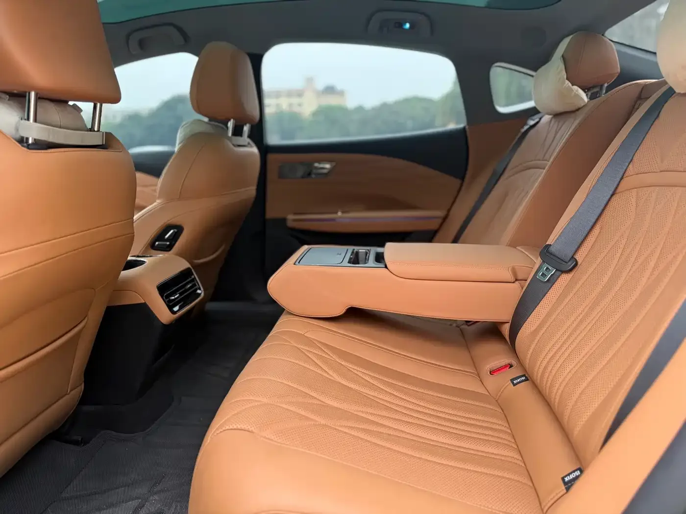 Geely Galaxy Galaxy Xingyao 8 2025 130km EM-i Premium Edition — Фото автомобиля 6