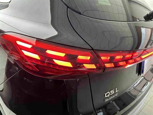 Audi Q5L — Фото автомобиля 12