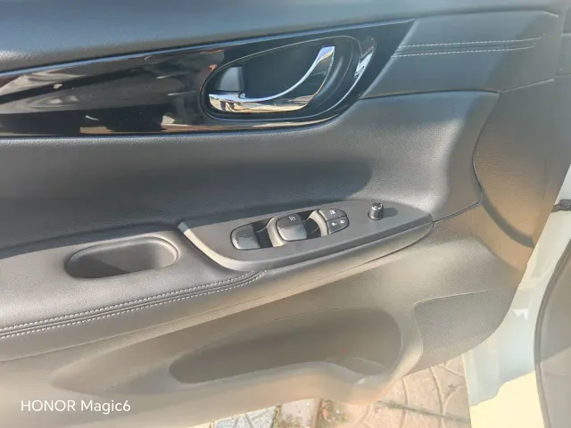 Nissan Tiida — Фото автомобиля 10
