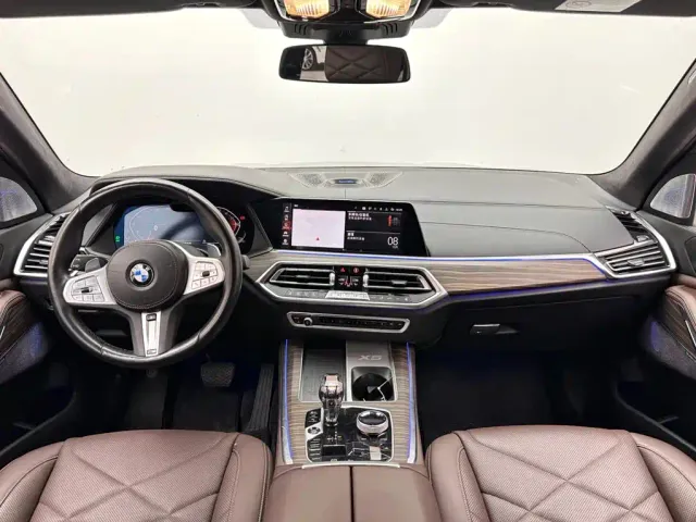 BMW X5 — Фото автомобиля 10