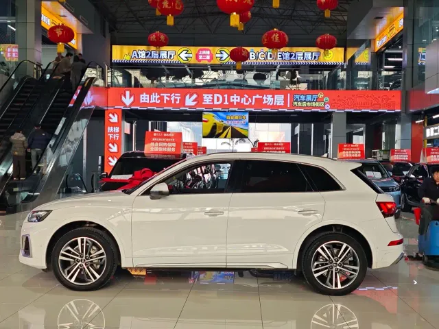 Audi Q5L — Фото автомобиля 11