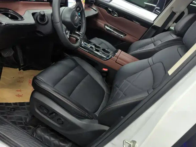 GAC Trumpchi E8 — Фото автомобиля 9