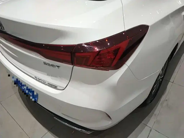 Changan Eado — Фото автомобиля 7