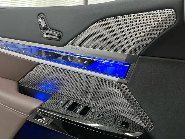 BMW 7 Series — Фото автомобиля 22