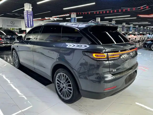 Leapmotor C11 — Фото автомобиля 9