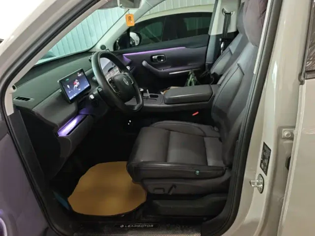 Leapmotor Leapmotor C10 2024 210 Smart Edition — Фото автомобиля 14