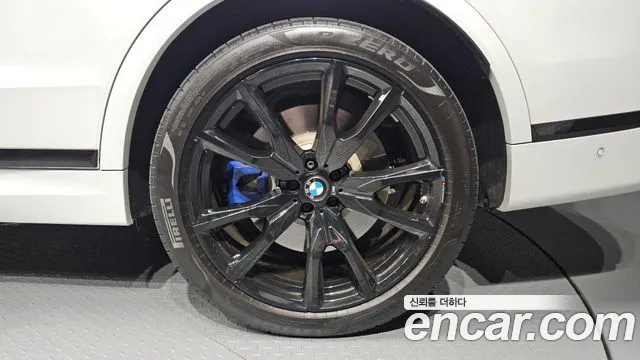 BMW X7 M60i xDrive M Sport 6 мест — Фото автомобиля 16