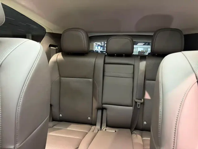Li Auto MEGA — Фото автомобиля 9