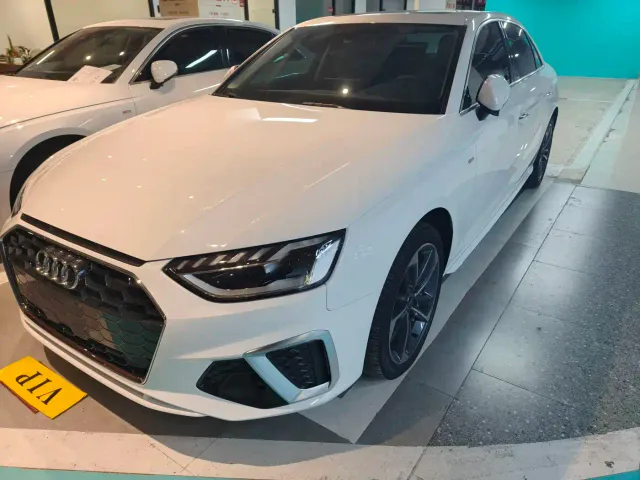 Фотография автомобиля — Audi A4L