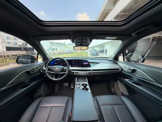 Cadillac XT5 — Фото автомобиля 8