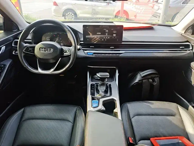 Geely Emgrand — Фото автомобиля 9