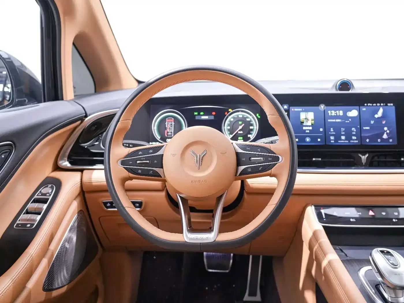 Voyah Auto Voyah Dreamer 2022 Low-carbon Dream+Smart Package — Фото автомобиля 17