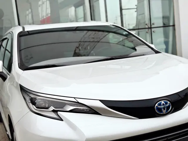 Toyota Sienna — Фото автомобиля 7