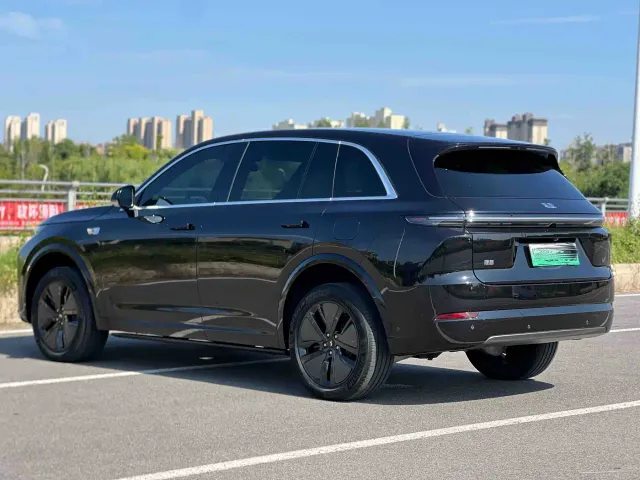 Li Auto L7 — Фото автомобиля 7