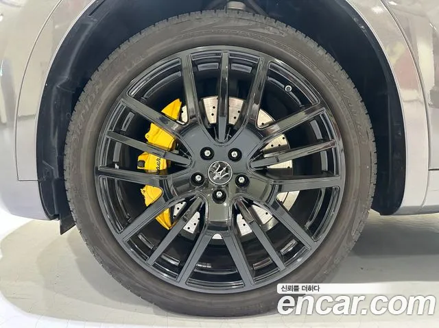 Maserati Levante — Фото автомобиля 5