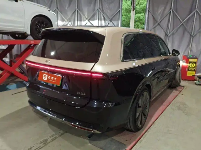 Li Auto Li Xiang L9 2026 Base Model — Фото автомобиля 5