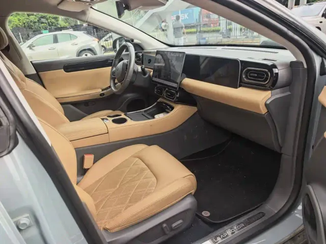 Leapmotor C01 — Фото автомобиля 8