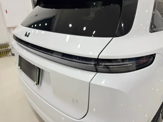 Li Auto L7 — Фото автомобиля 15
