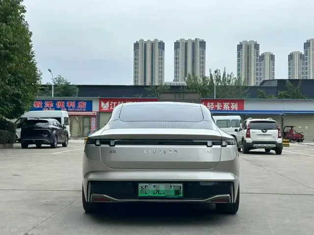 Lynk & Co Z10 — Фото автомобиля 8
