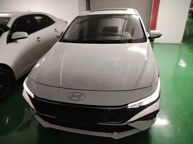 Hyundai Elantra — Фото автомобиля 2