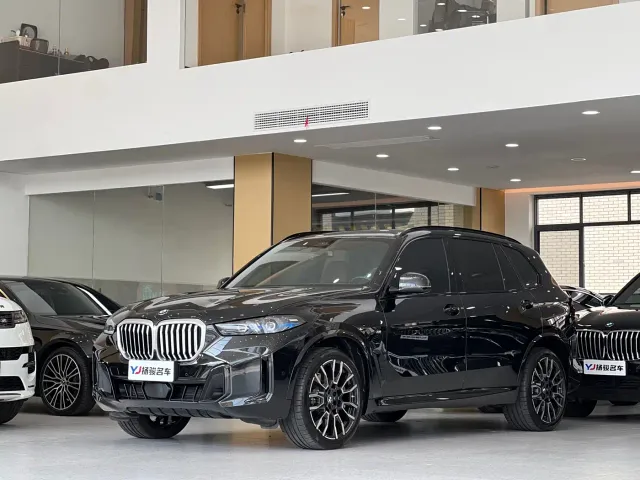 Фотография автомобиля — BMW X5