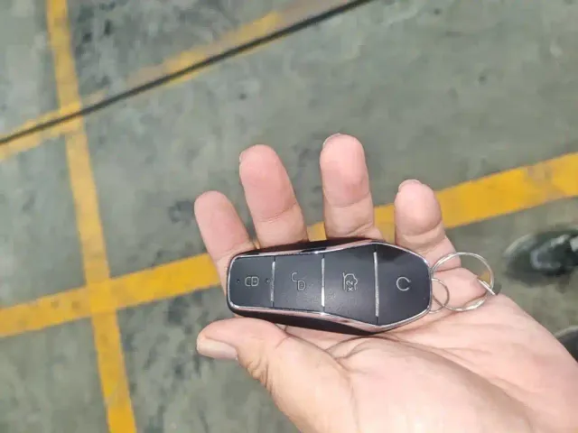 BYD Sealion 05 EV — Фото автомобиля 8