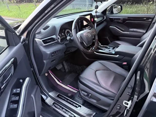 Toyota Highlander — Фото автомобиля 7