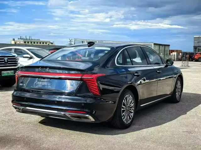 Hongqi H5 — Фото автомобиля 7