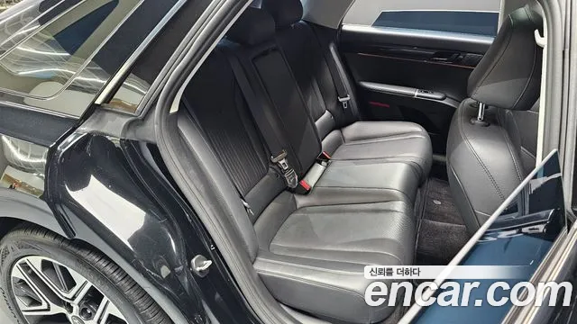 Hyundai Grandeur Grandeur (GN7) 2.5 Бензин 2WD — Фото автомобиля 11