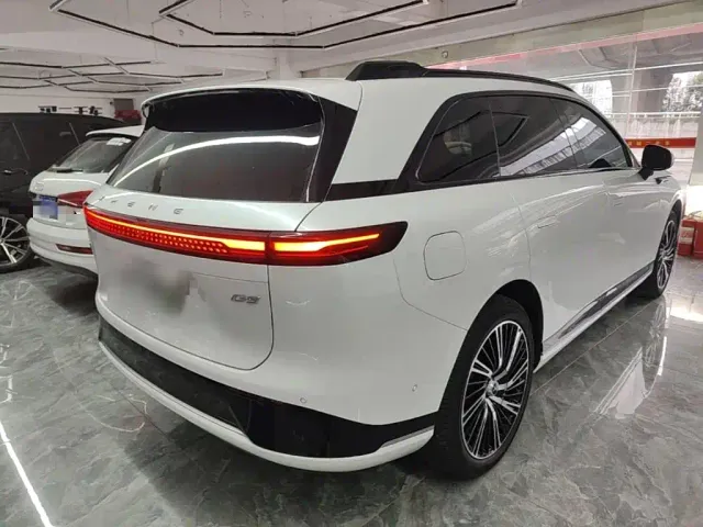 Xpeng G9 — Фото автомобиля 6